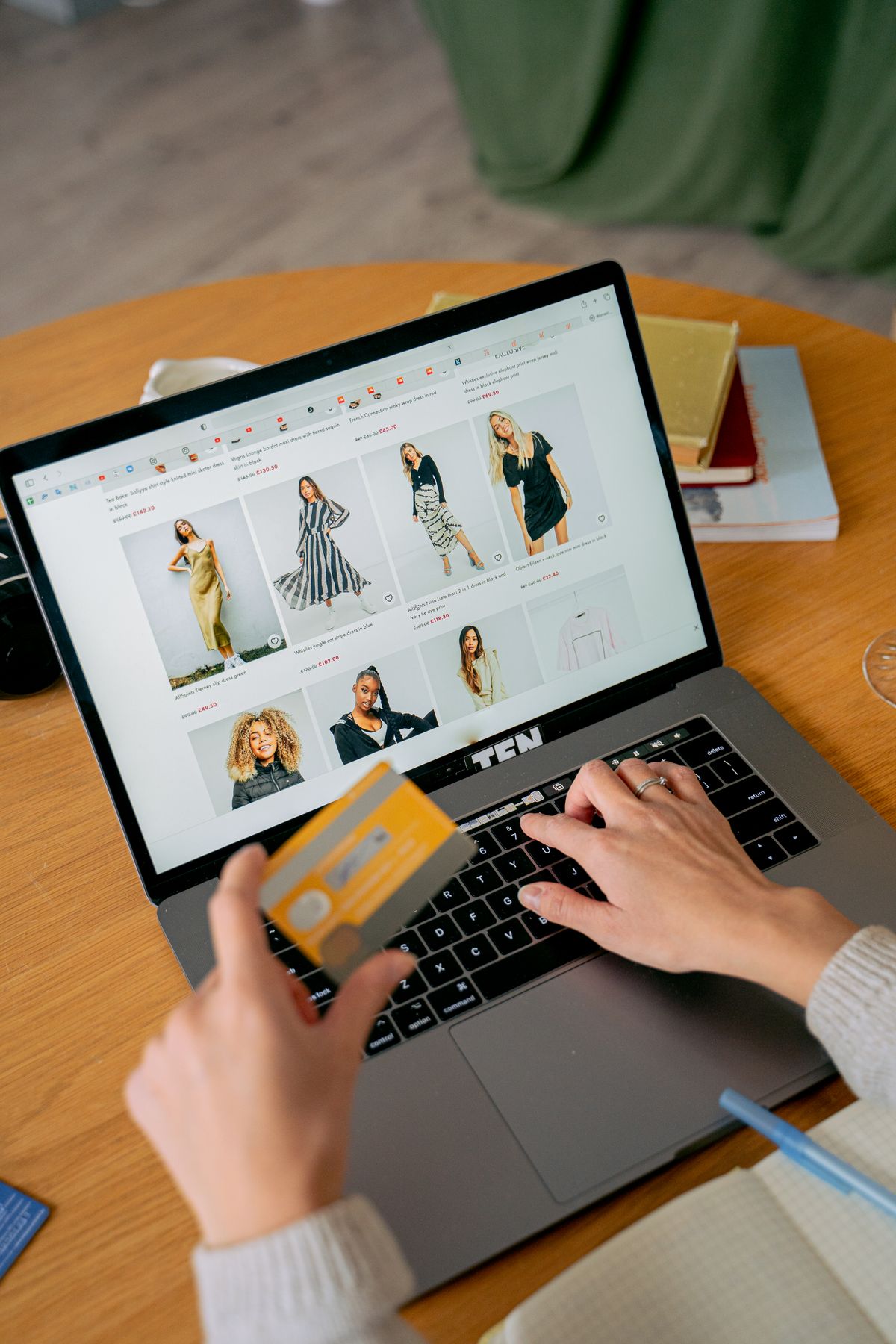 Card payment at a laptop